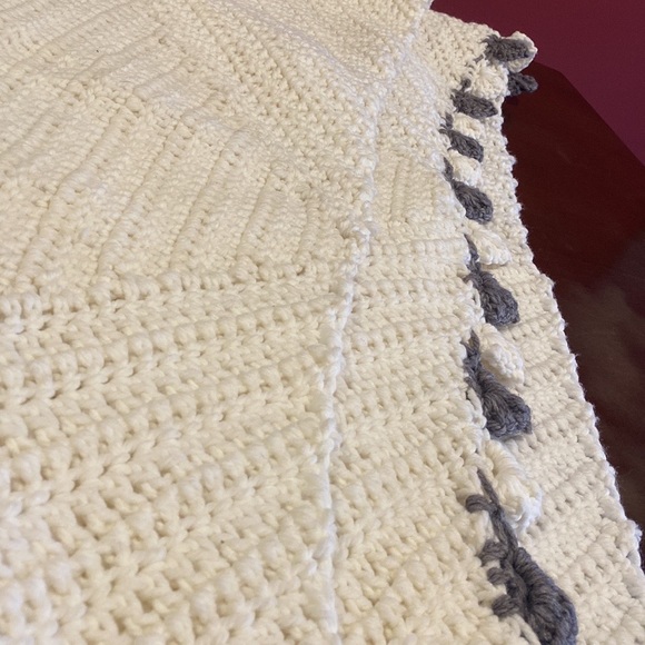 White Afghan - Picture 2 of 5